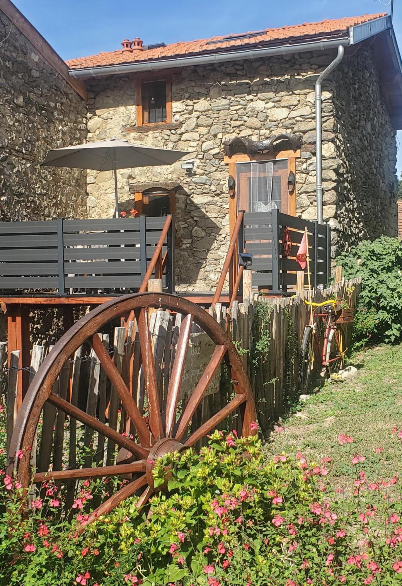 Gite La Grangette De Pauline Mercus-Garrabet Kültér fotó